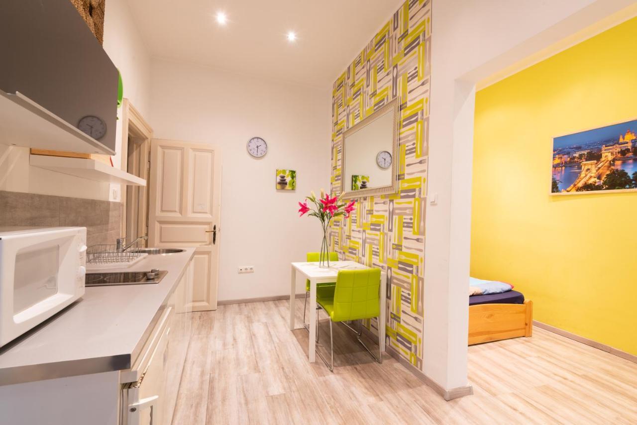 בודפשט Standard Apartment By Hi5 - West End Center מראה חיצוני תמונה