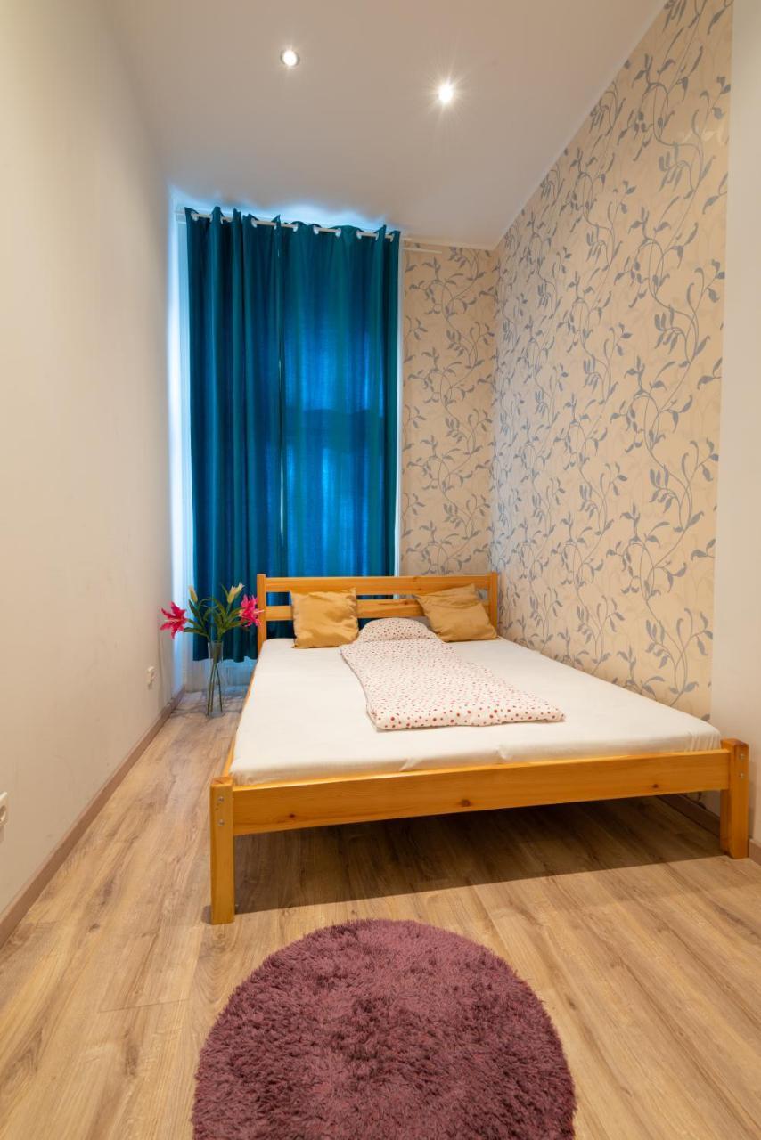 בודפשט Standard Apartment By Hi5 - West End Center מראה חיצוני תמונה