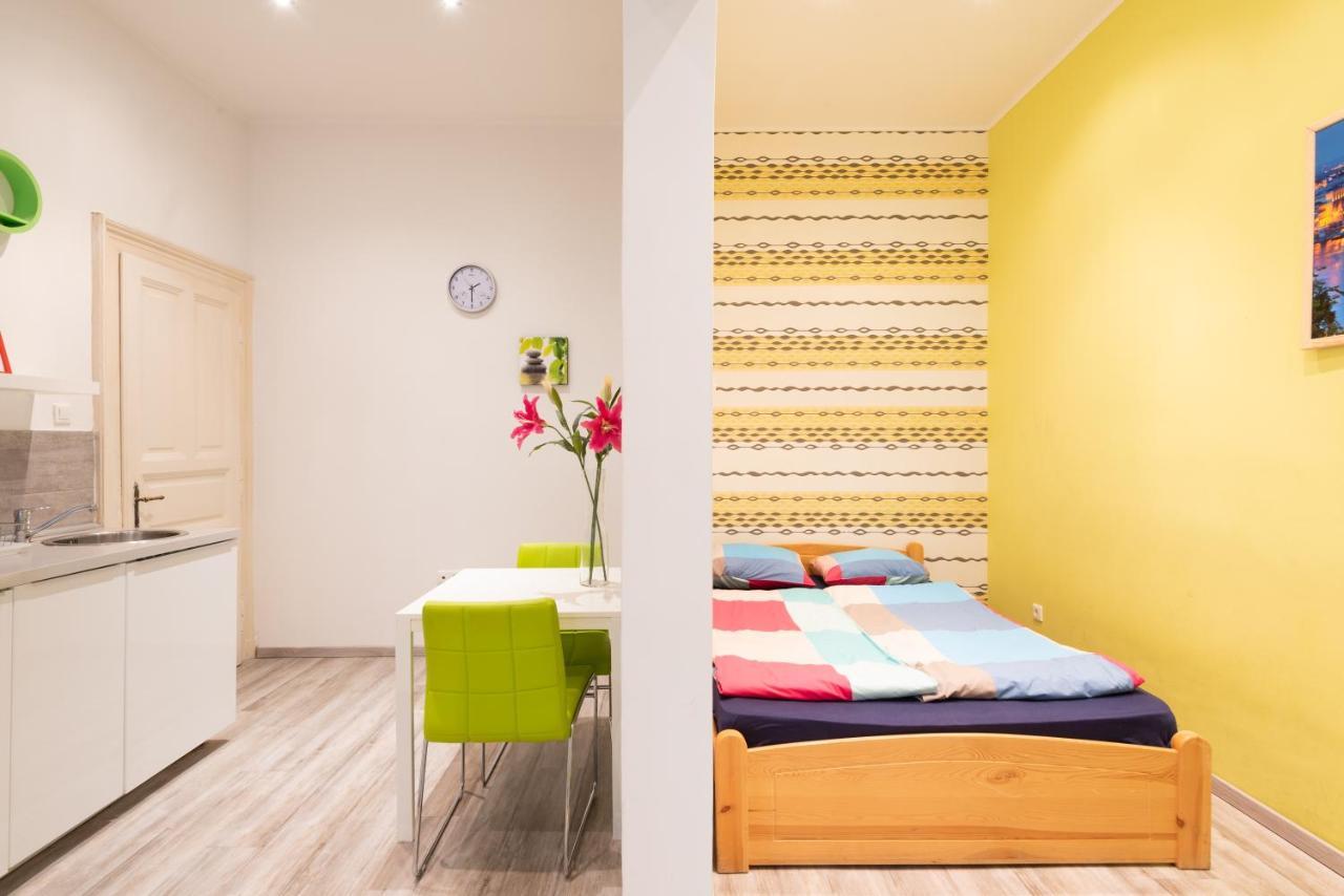 בודפשט Standard Apartment By Hi5 - West End Center מראה חיצוני תמונה